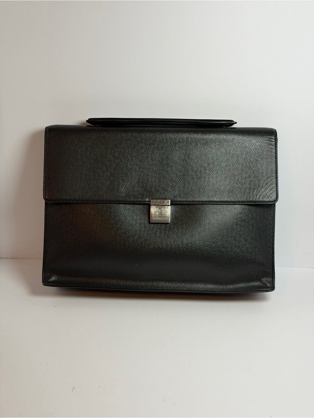Louis Vuitton Taiga Porte-Documents Angara Briefcase